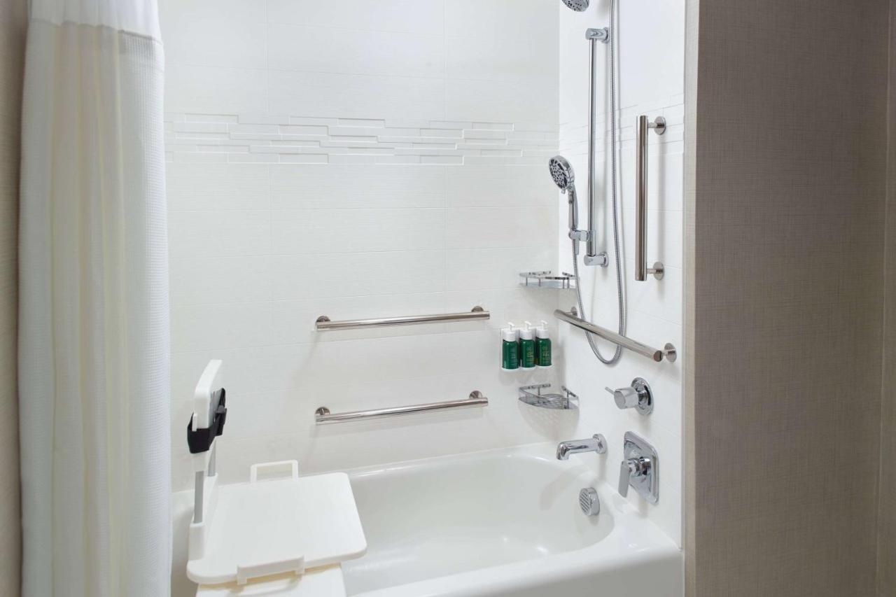 Sonesta Es Suites Raleigh Cary Bagian luar foto